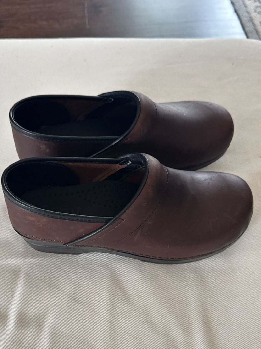 Sanita Professional Oil Clogs in Antique Brown Leather